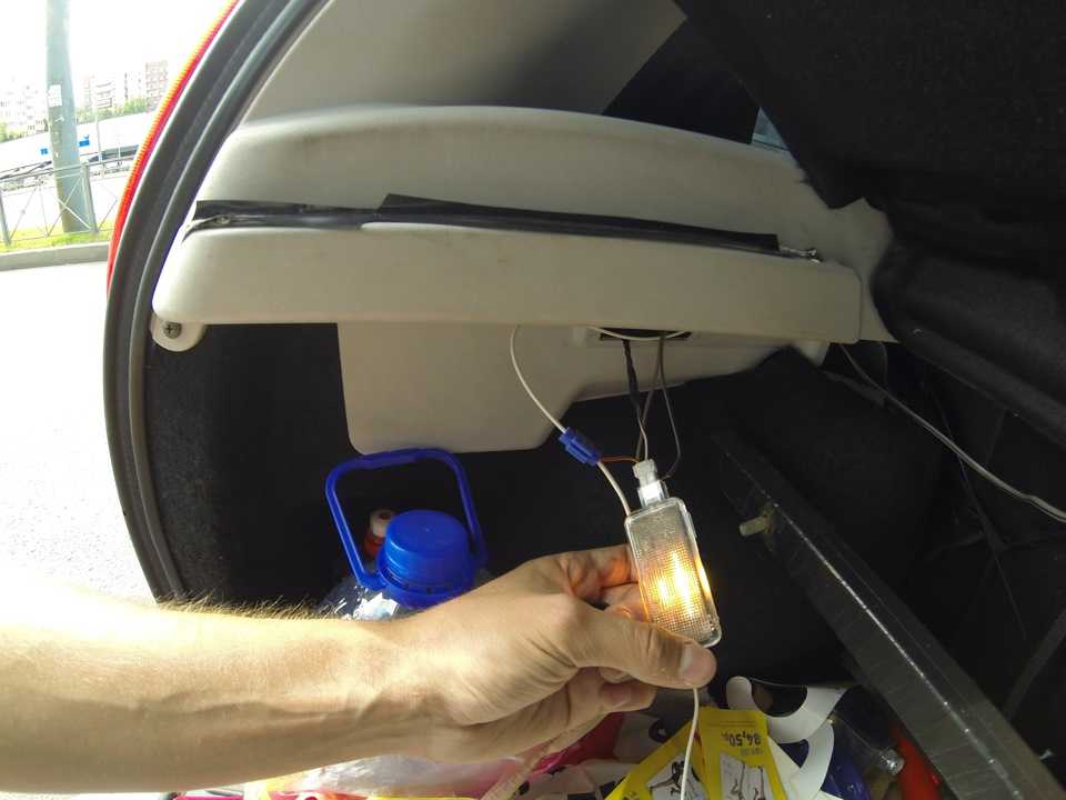 Лампа багажника Калина 1117. Подсветка багажника Калина 1 универсал. Подсветка багажника гранта