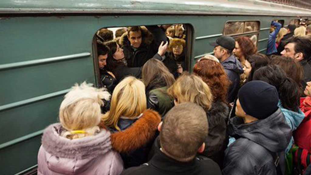 Час пик в метро фото