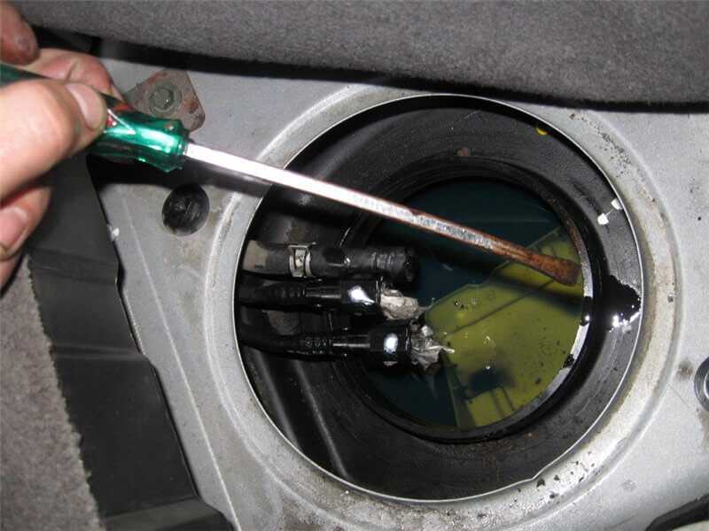 Как слить бензин из бака ваз 2114