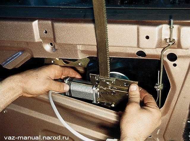 Как поднять стекло если не работает стеклоподъемник