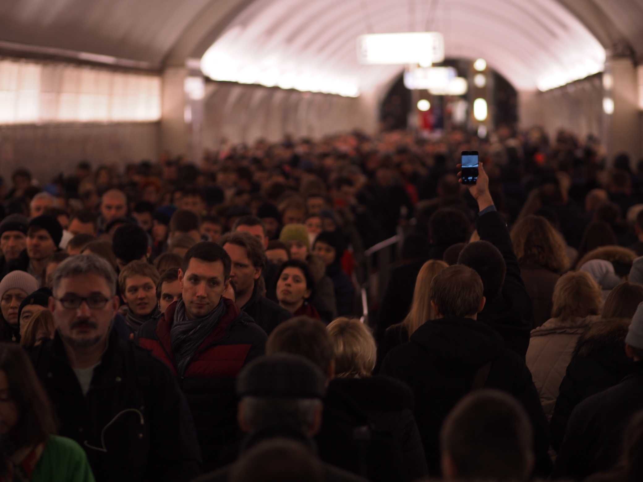 толпа в метро москвы