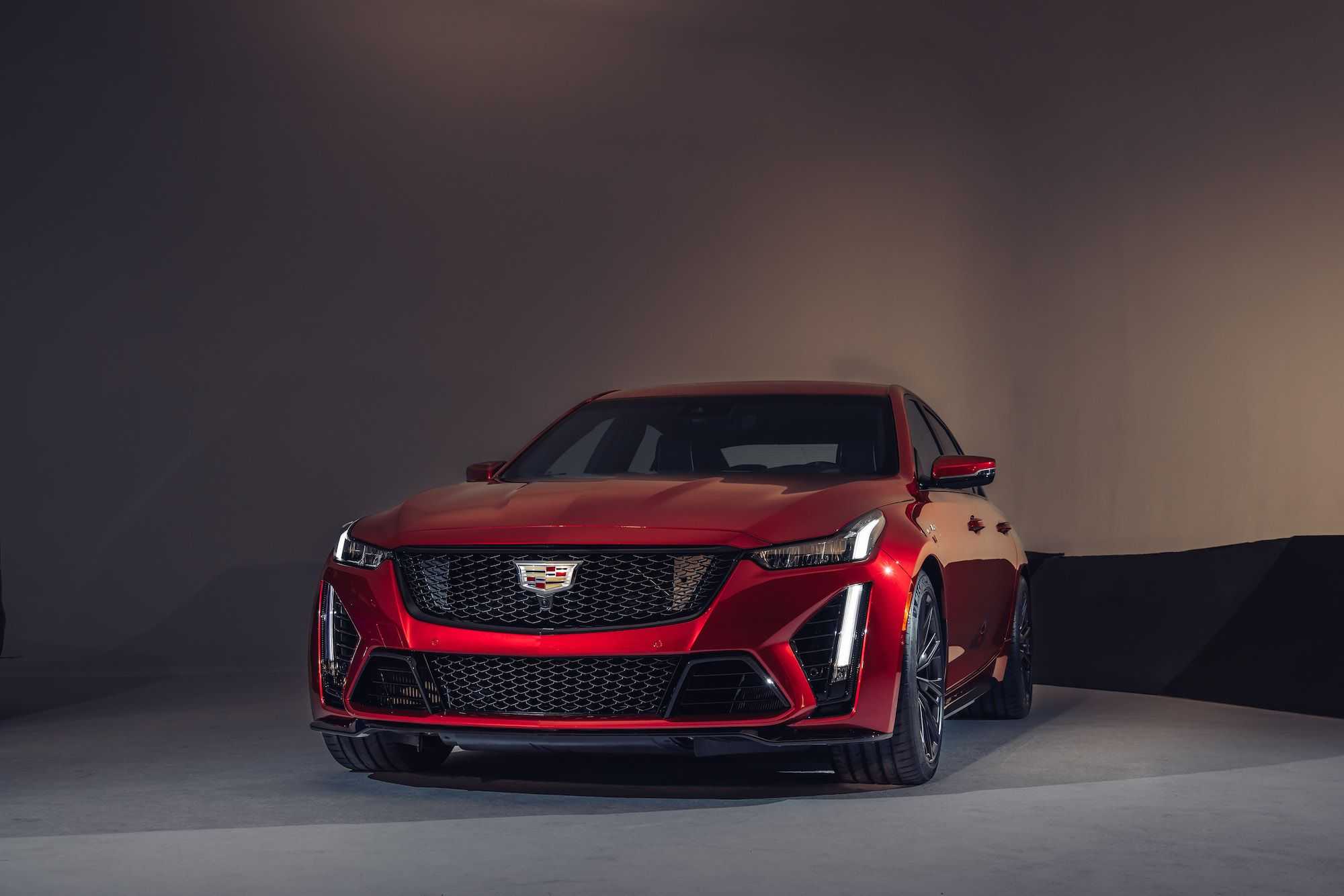 Кадиллак CTS V 2021