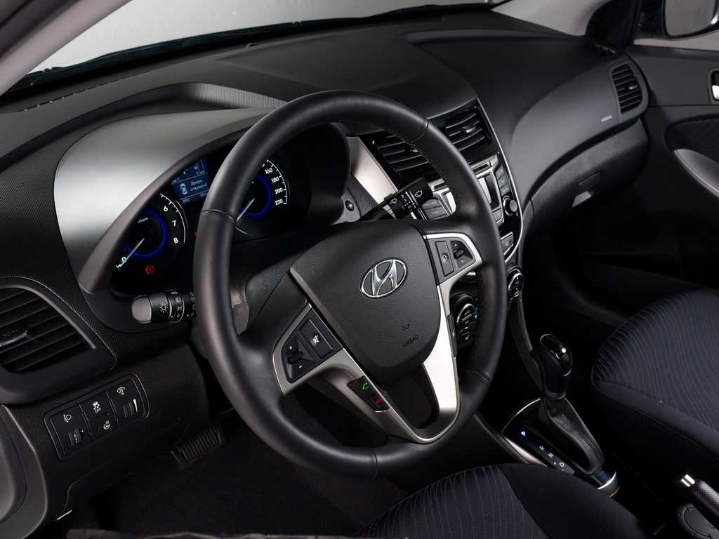 Hyundai solaris 2015 года