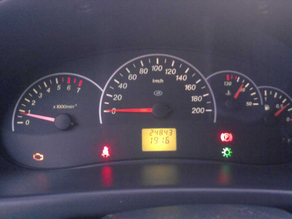 Горит чек на приоре: почему горит check engine и как устранить