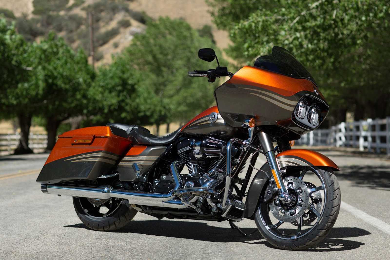 2013 harley-davidson fltrxse2 cvo road glide custom review