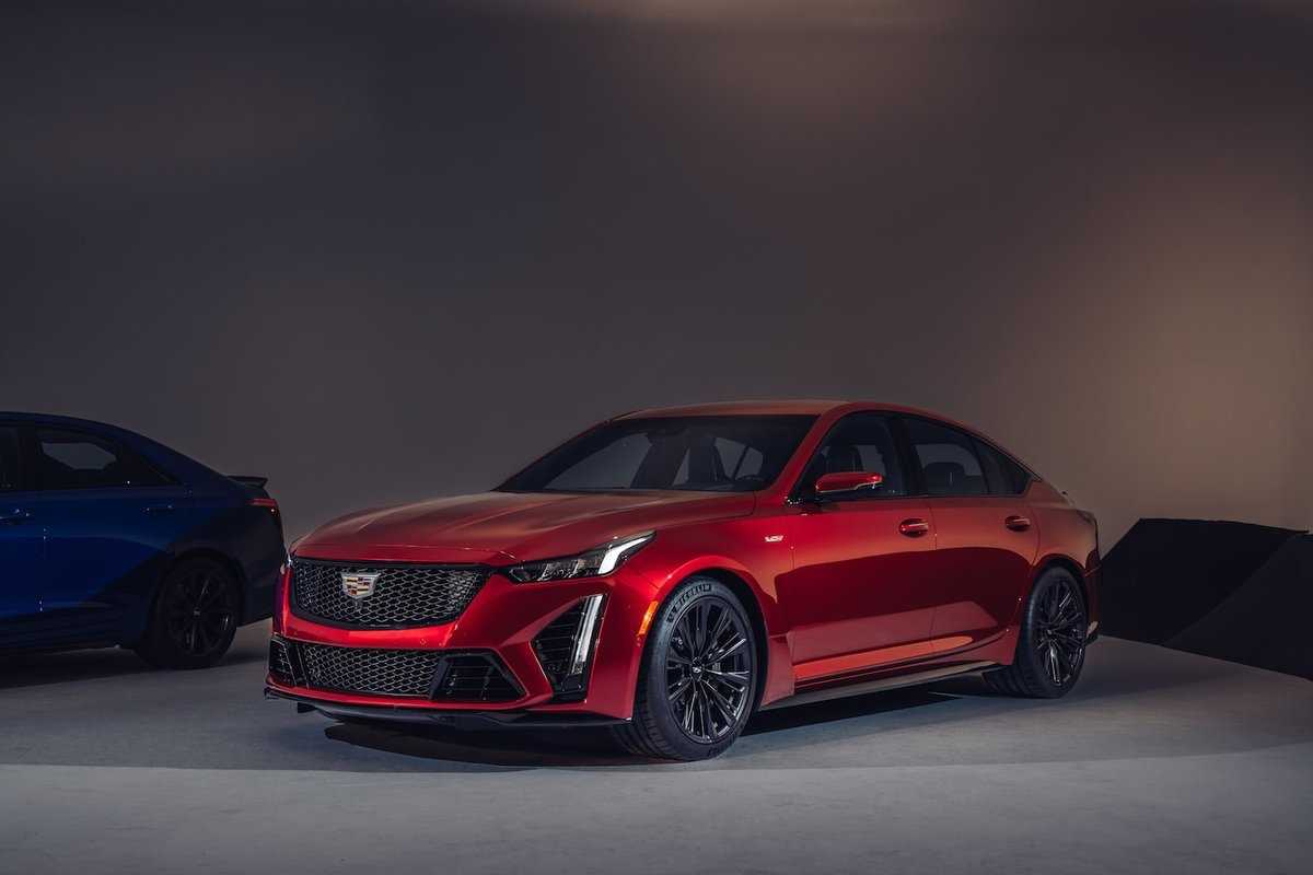 Кадиллак CTS V 2021