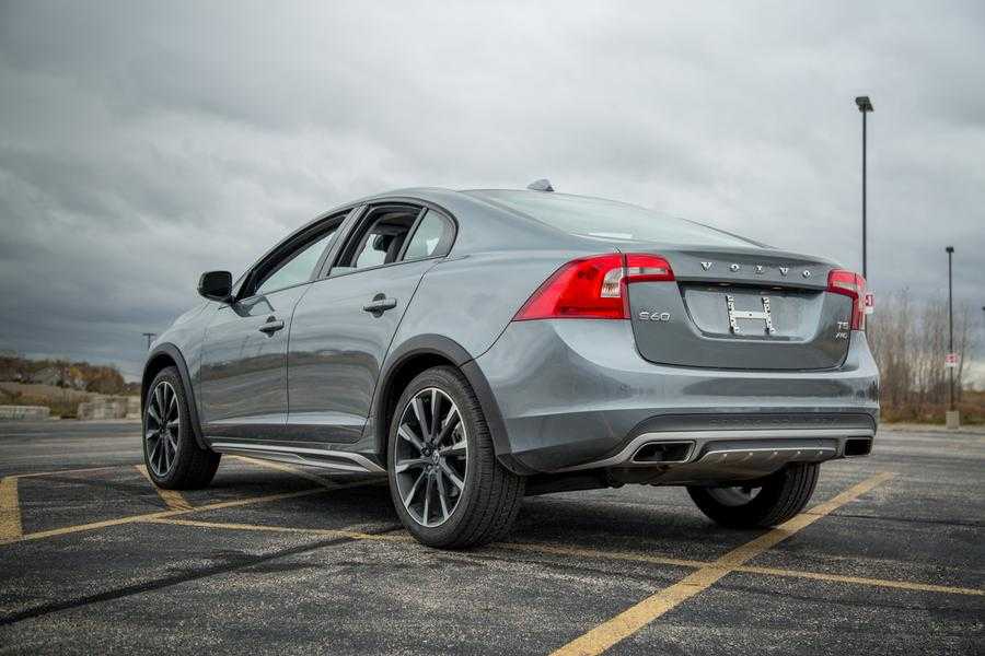 Полный обзор volvo s60 cross country седан и хетчбек 2017 года