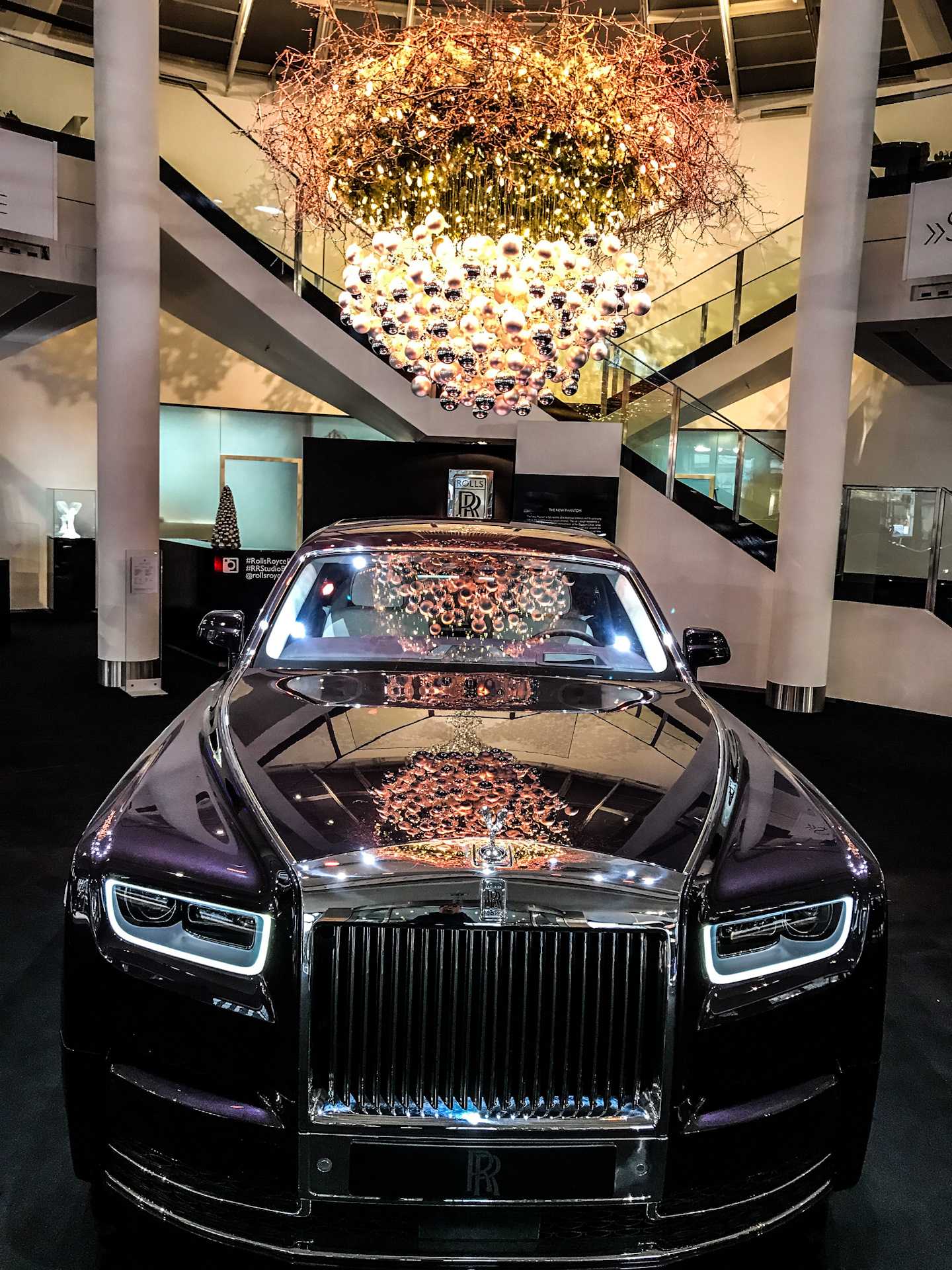 Самый дорогой рисунок. Роллс Ройс. Rolls Royce Phantom. Роллс Ройс Фантом 8. Машина Rolls Royce Phantom.